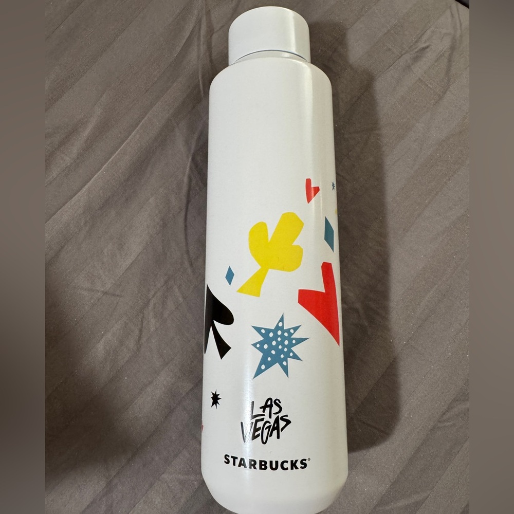 NWOT 🎰 Las Vegas Starbucks 20 oz vacuum insulated bottle.